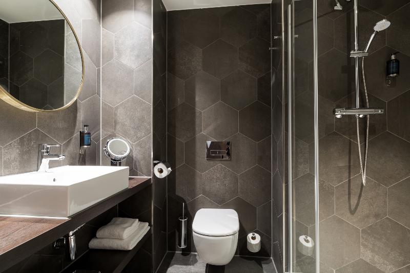 Junior Suite City View, The James Rotterdam