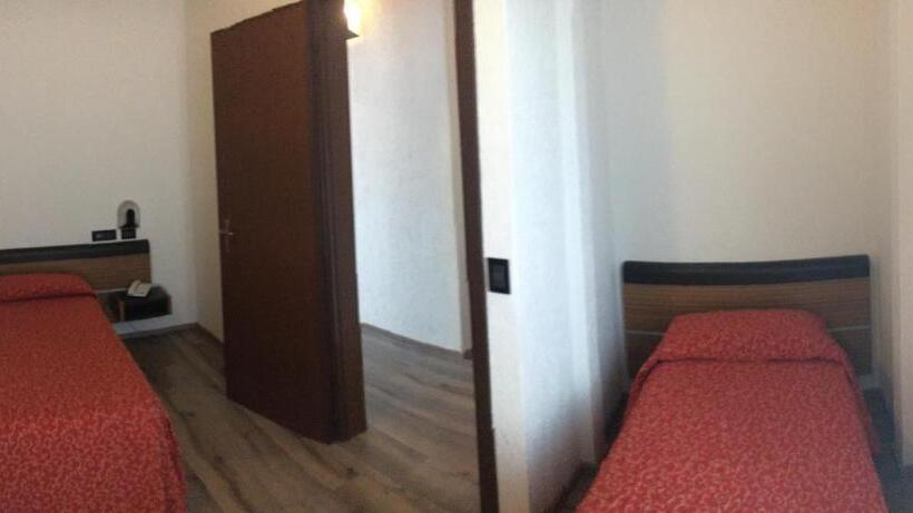 Четырехместный Номер Стандарт, Albergo Valle D Oro