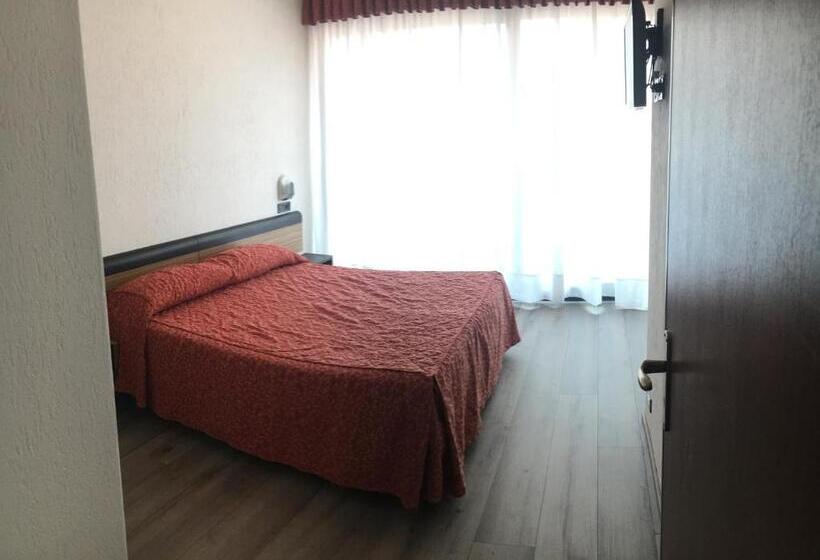 Четырехместный Номер Стандарт, Albergo Valle D Oro