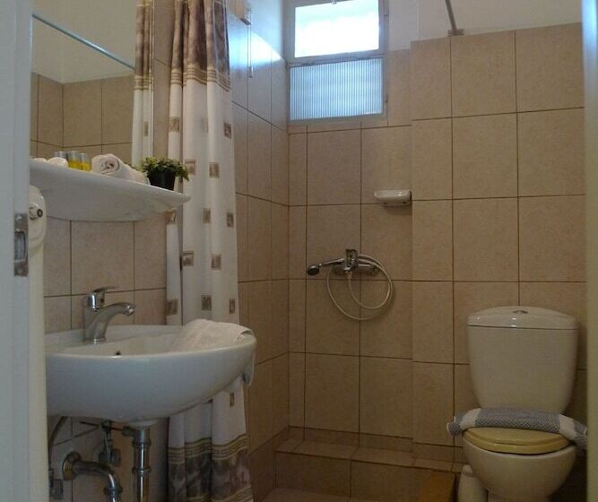 Трехместный Номер Стандарт Боковой Вид на Море, Ikaros Hotel Elliniko