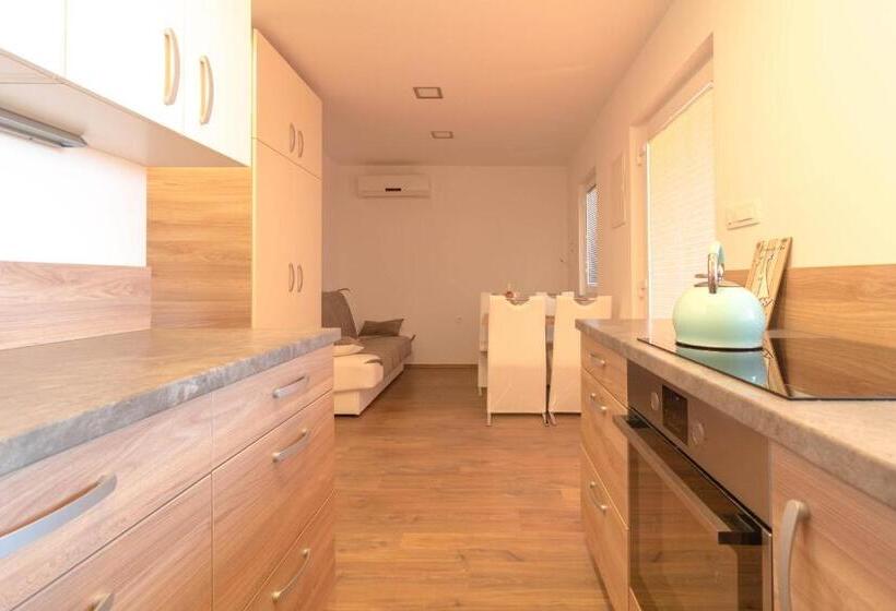 Дом 1 Спальня, Odmoree Camp & Hostel