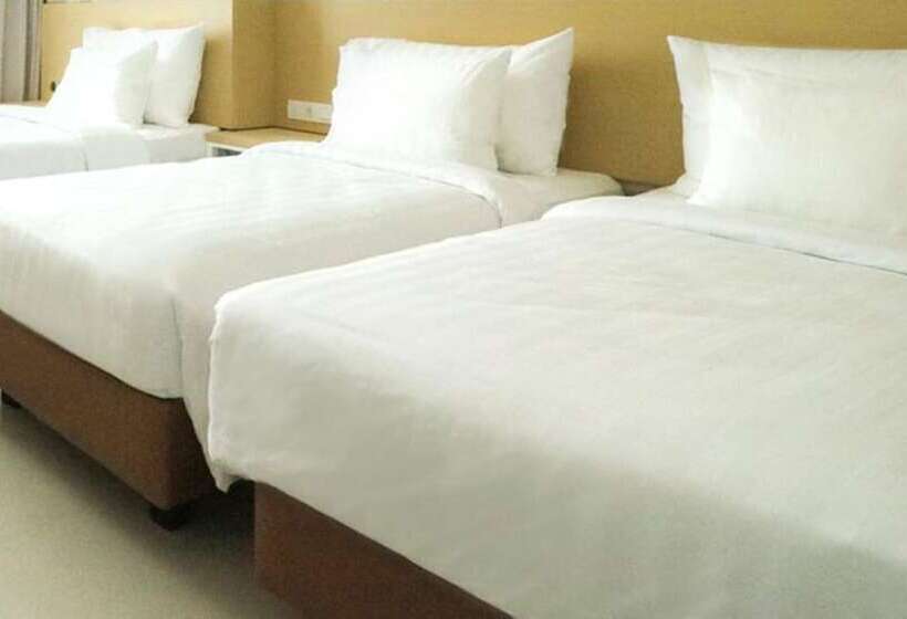 اتاق لوکس سه تخته, Palm Park Hotel Surabaya
