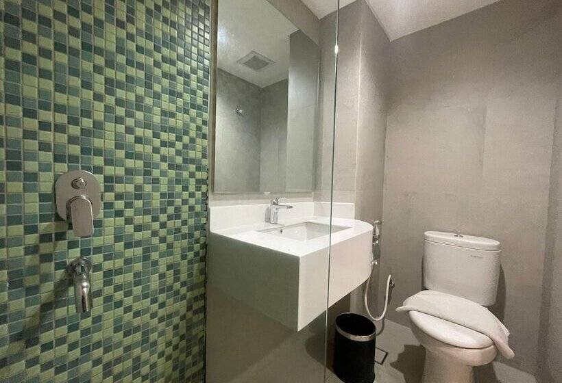 اتاق استاندارد, Palm Park Hotel Surabaya
