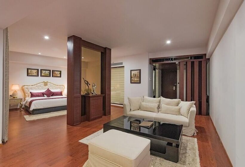 سوئیت رویال, Park Regis Goa