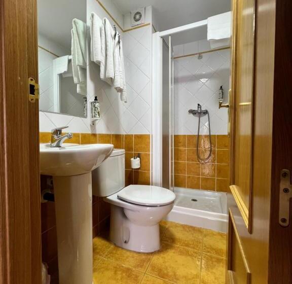إستديو عائلى, Hostal La Colmena