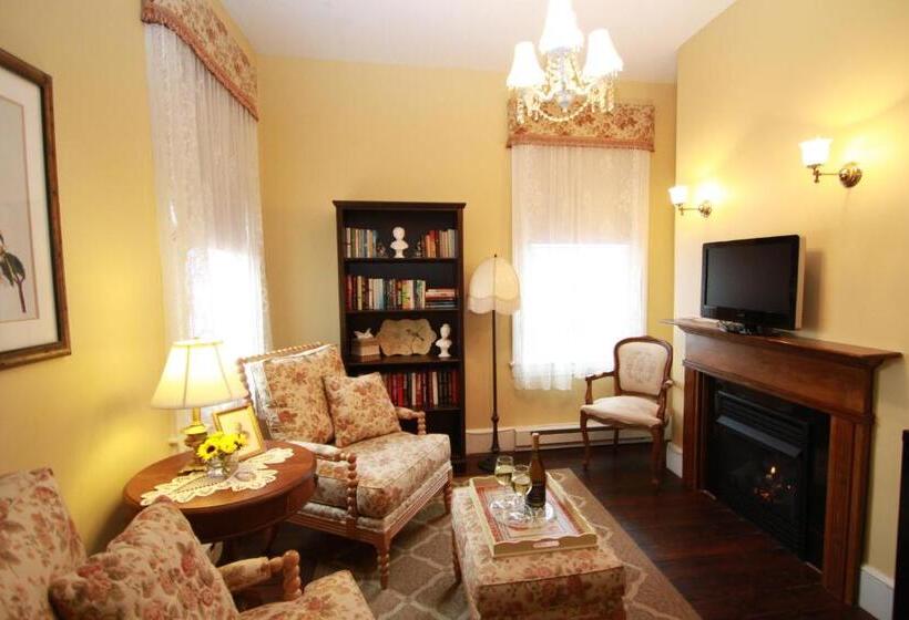 스위트, The Mason Cottage Downtown