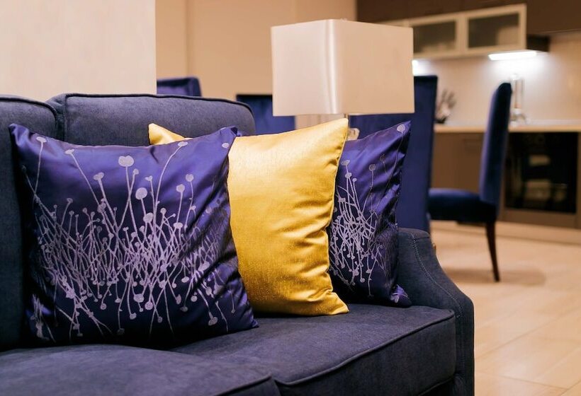 سوییت اجرایی, Oak Plaza Suites