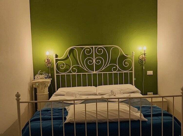 اتاق استاندارد با سرویس بهداشتی مشترک, B&b Madam Treviso