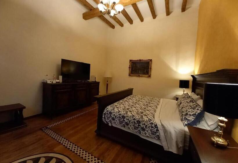 سوییت جونیور, Marques Del Angel