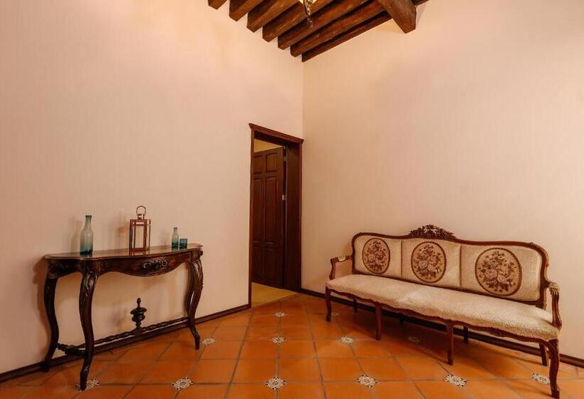 سوییت جونیور, Marques Del Angel