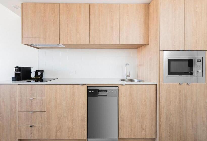 Номер Стандарт, Abode Kingston