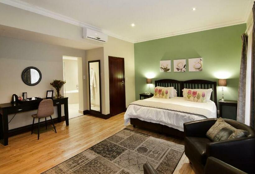 Люкс, Sandown Guest House