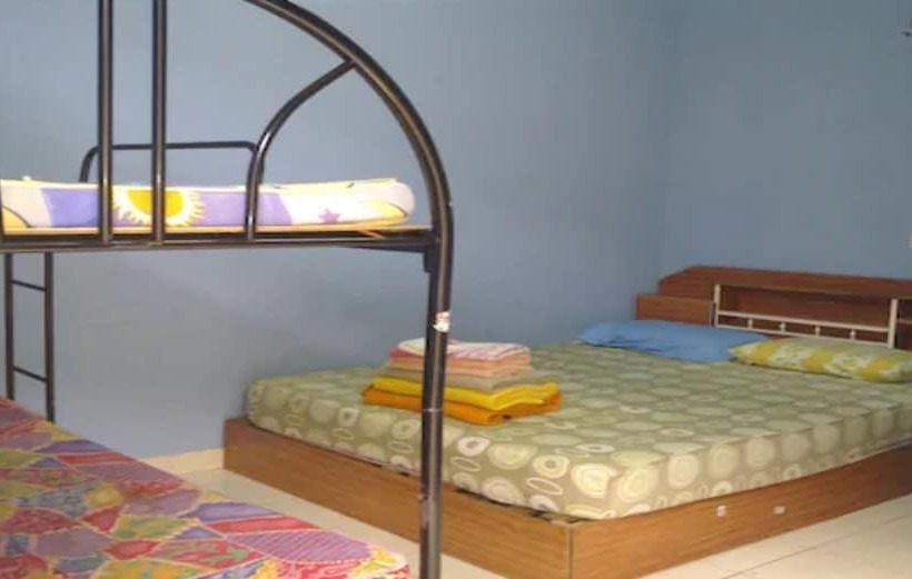 חדר משפחתי, Mawanza Motel