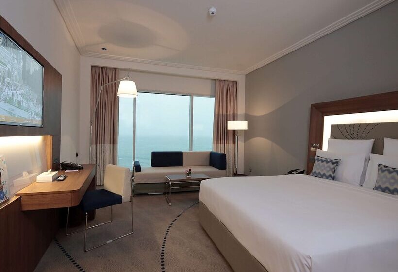 اتاق سوپریور با چشم‌انداز استخر, Novotel Jazan