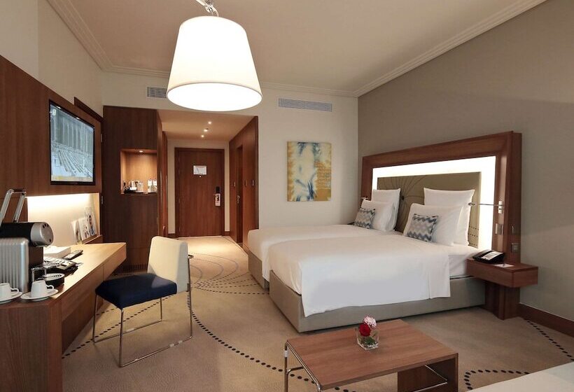 اتاق سوپریور با چشم‌انداز استخر, Novotel Jazan