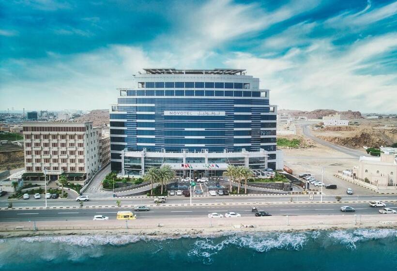 اتاق سوپریور با چشم‌انداز استخر, Novotel Jazan