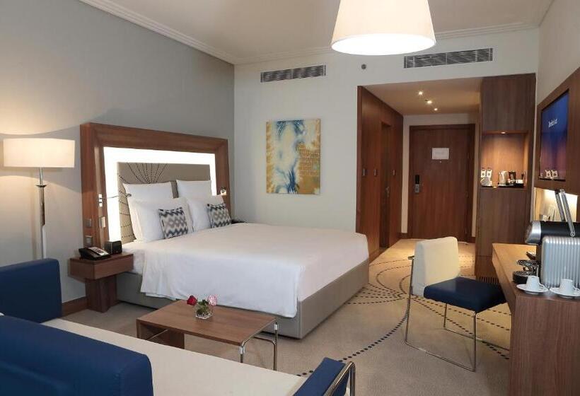 اتاق استاندارد با چشم‌انداز استخر, Novotel Jazan