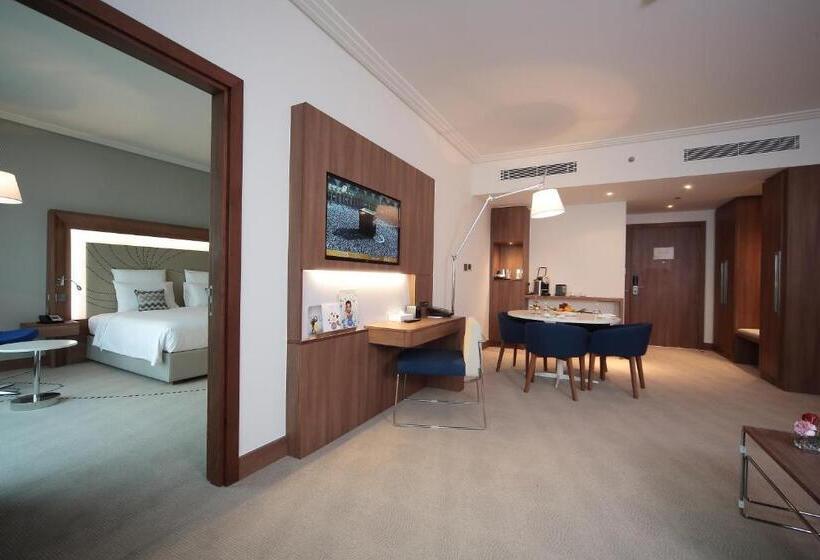 جناح سوبيريور مطل على المسبح, Novotel Jazan