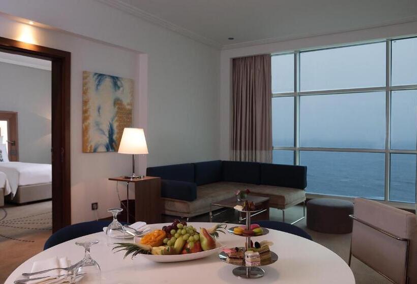 جناح سوبيريور مطل على المسبح, Novotel Jazan