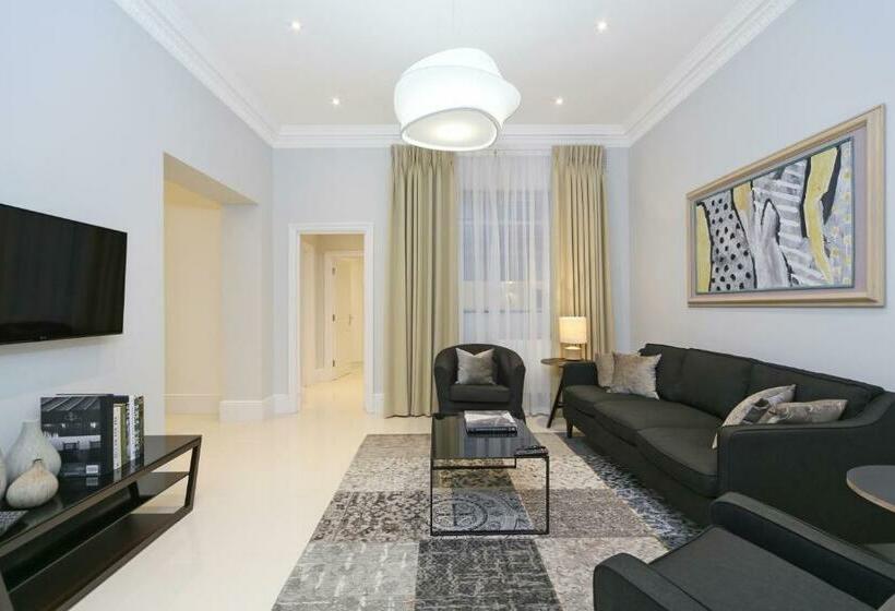Апартаменты 3 Спальни, Queensgate Court