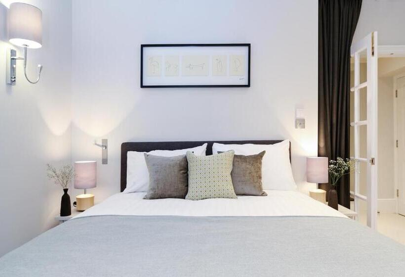 Апартаменты 3 Спальни, Queensgate Court