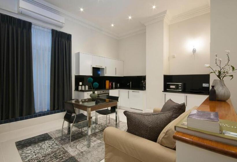 Студия Стандарт, Queensgate Court