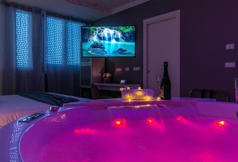 سوییت لوکس, 4 Star Suite Spa   Self Check In