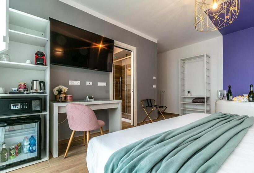 سوییت لوکس, 4 Star Suite Spa   Self Check In