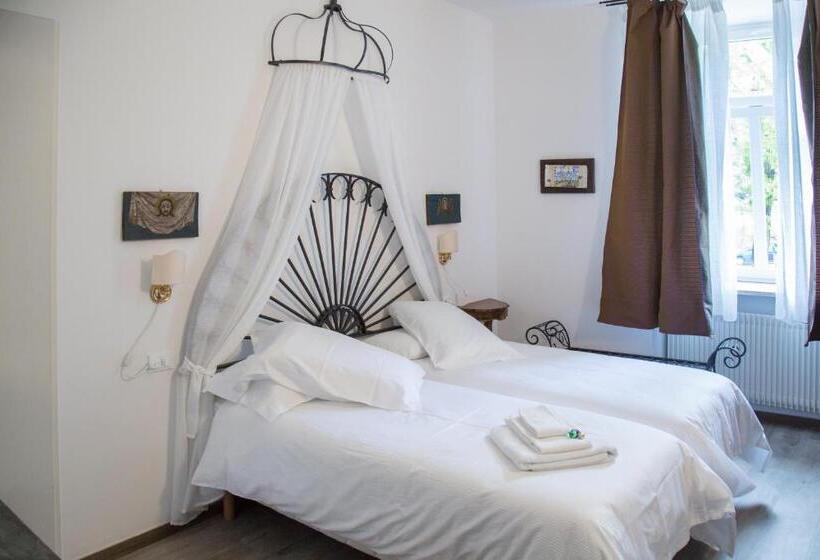 اتاق لوکس با تخت بزرگ, B&b La Loggia Del Castello