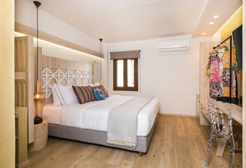 Люкс Повышенной Комфортности, Cressa Suites   Adults Only