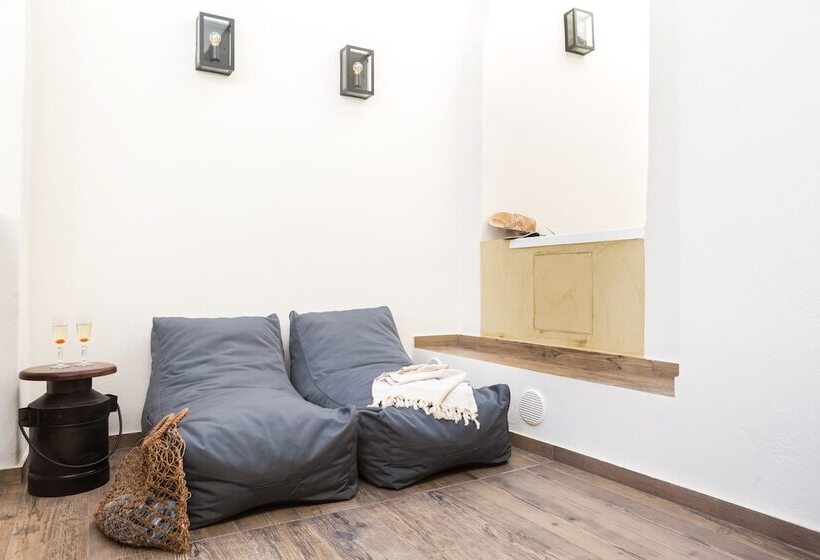 Люкс Повышенной Комфортности, Cressa Suites   Adults Only