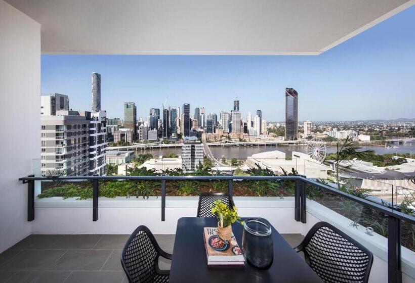 2 Bedrooms Apartment City View, Ivy And Eve Apartments By Cllix