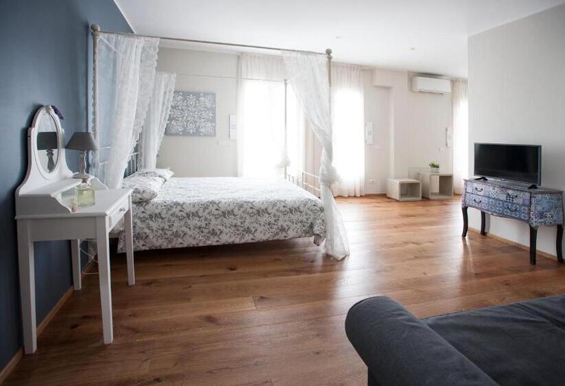 استودیوی استاندارد, Le Dimore Del Borgo