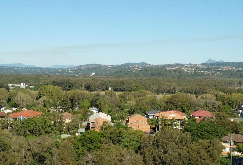 Superior 2-bedroom flat with sea view, Meridian Tower Kirra Beach