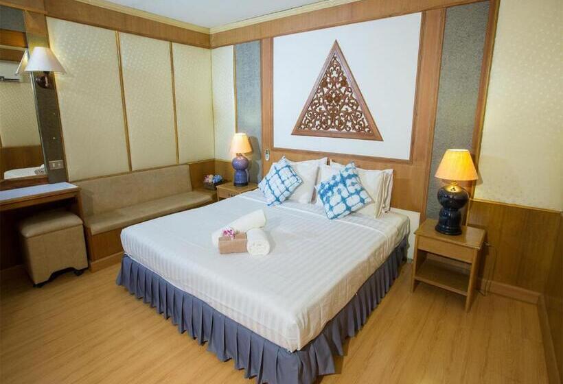 Family Suite, Phrae Nakara