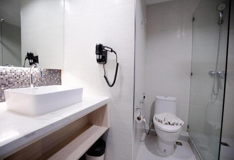 Номер Superior, Phrae Nakara