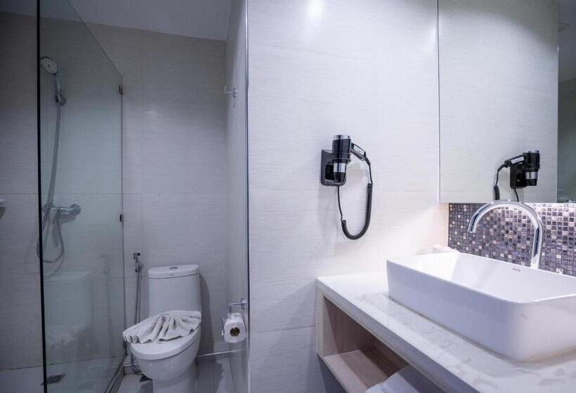 Номер Superior, Phrae Nakara