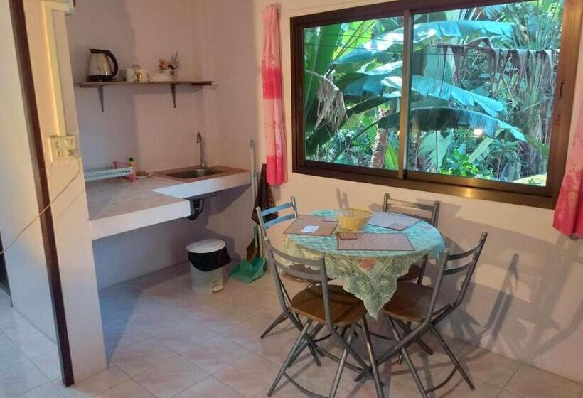 בונגלו עם נוף לבריכה, Kamrai Resort