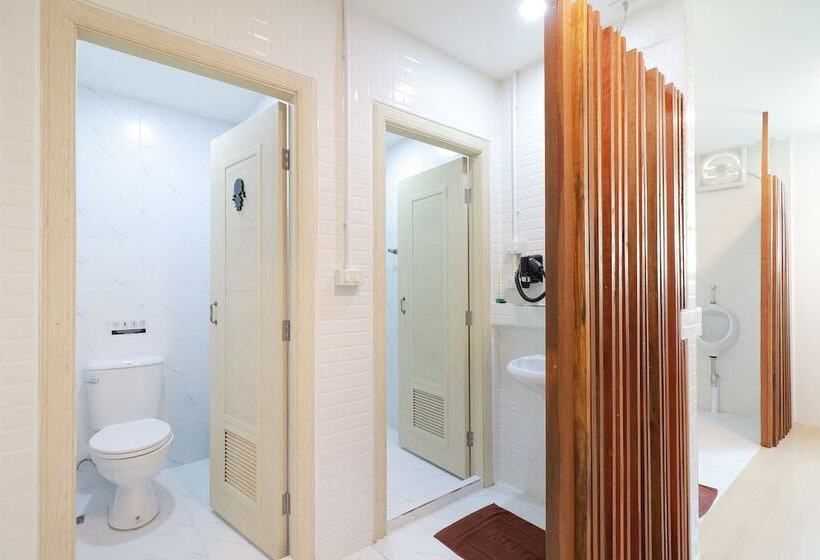 Кровать в Общей Комнате, Sleep Guesthouse