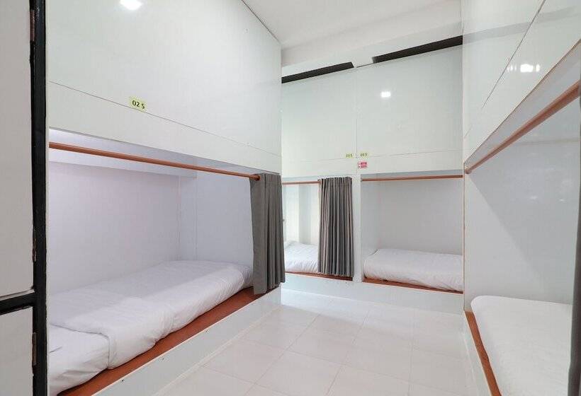 Кровать в Общей Комнате, Sleep Guesthouse