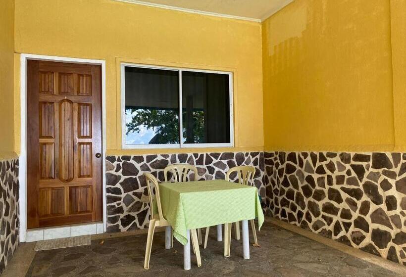 اتاق لوکس, Camiguin Island Golden Sunset Beach Club