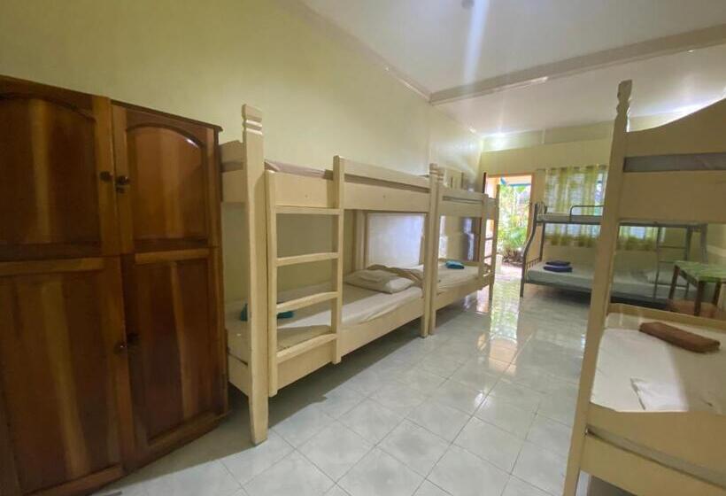 اتاق خانوادگی, Camiguin Island Golden Sunset Beach Club