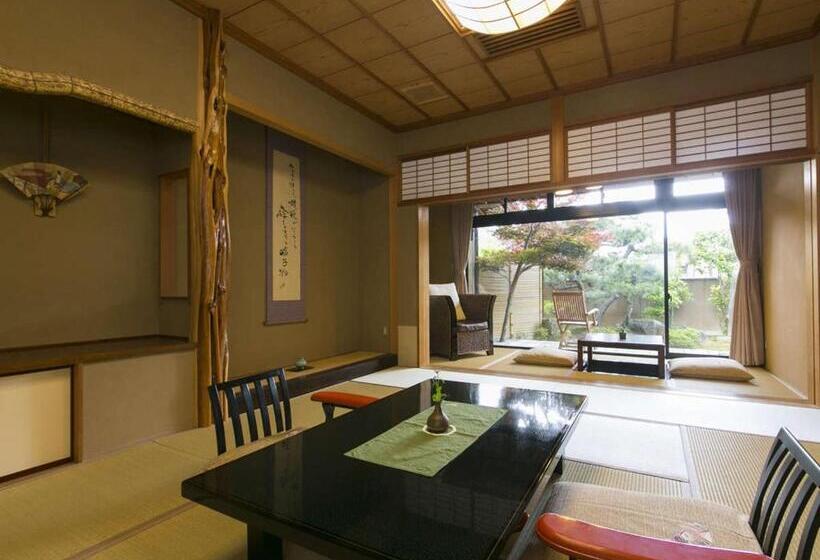 패밀리 룸, Sekitaitei Ishida