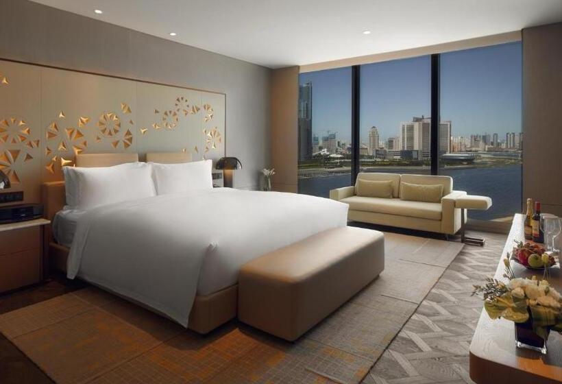 מיטת קינג בסוויטה, Intercontinental Tianjin Yujiapu Hotel & Residences, An Ihg