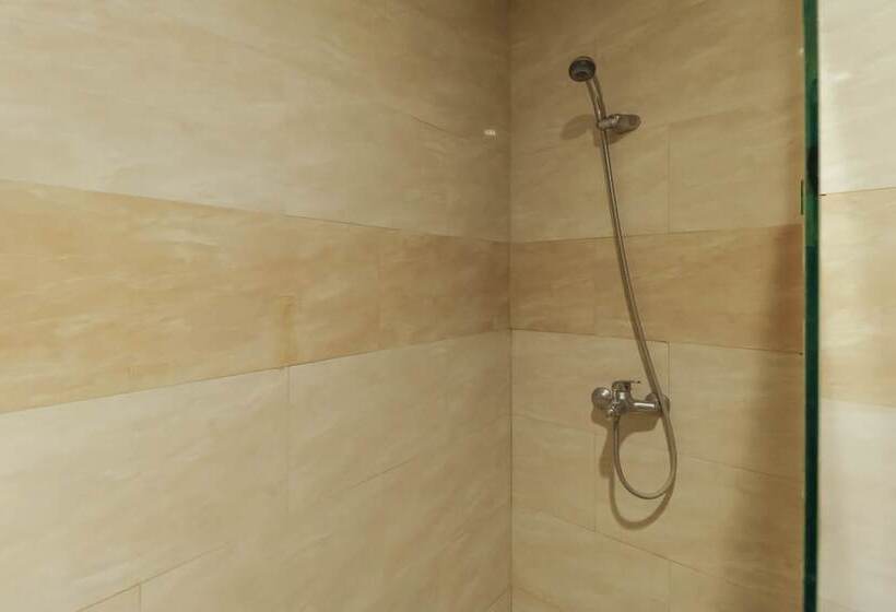 스탠다드 룸, Reddoorz Plus Near Pantai Losari