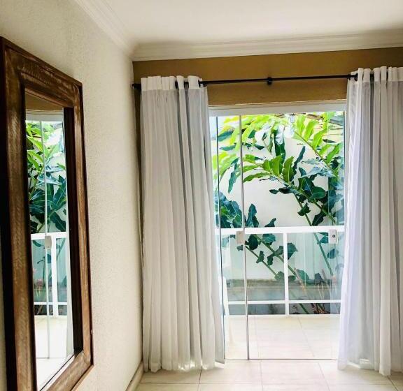 디럭스 룸, Penedo House Pousada
