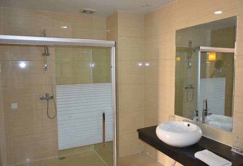 سوییت, Kololo Courts Hotel And Restaurant Kampala