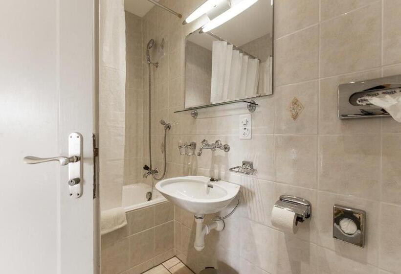 1 Bedroom Apartment Lake View, Casa Calina