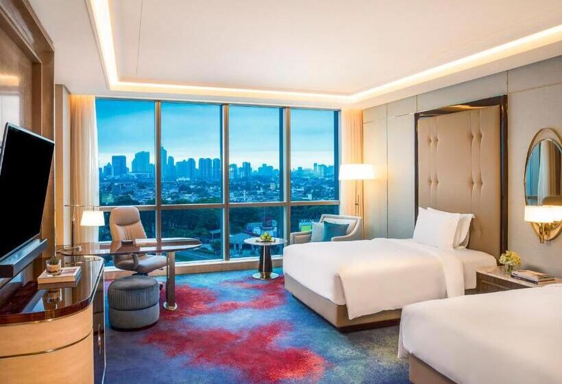 Номер Deluxe, Intercontinental Hotels Jakarta Pondok Indah, An Ihg