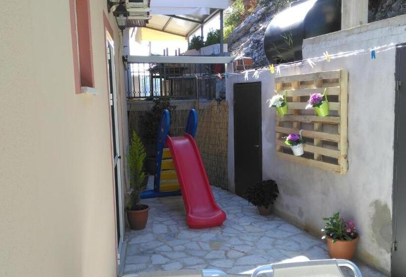 Студия Стандарт, Paraskevi's Luxury Studios